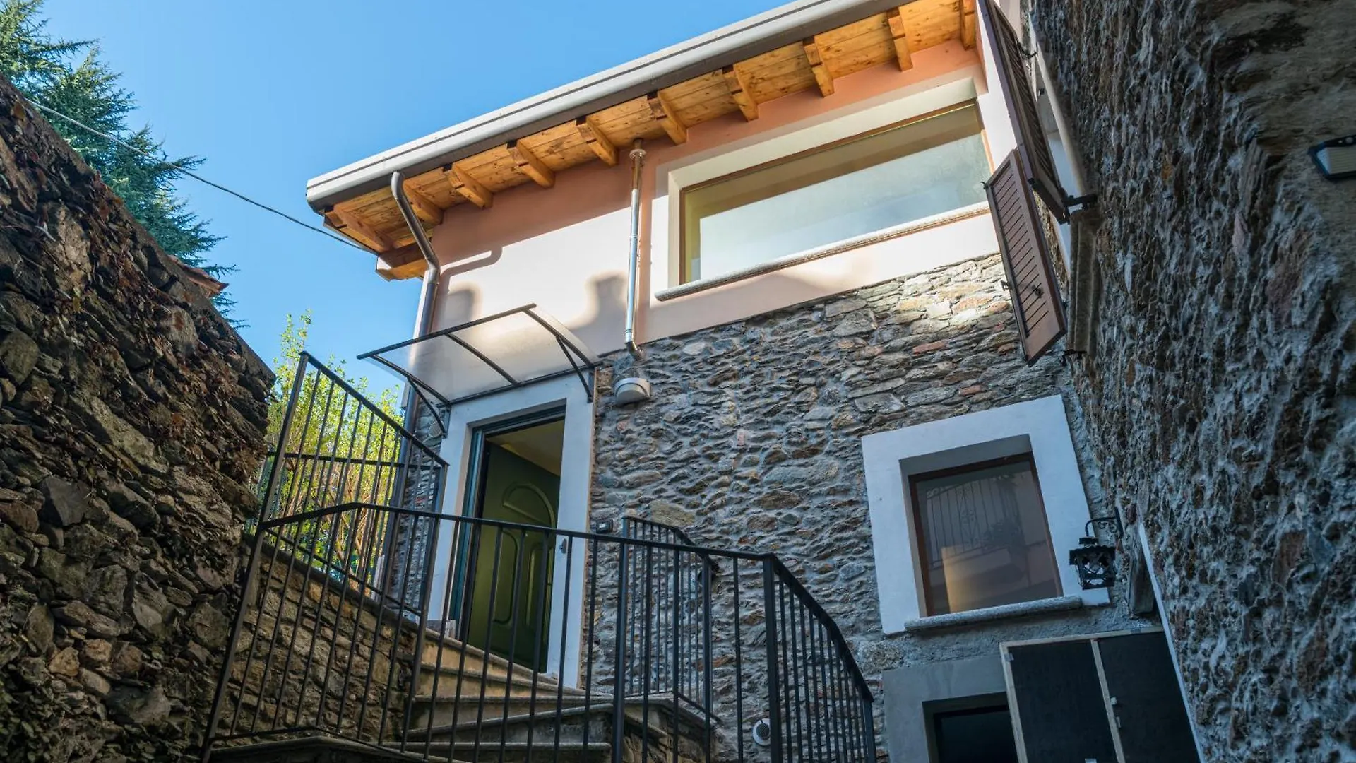 Cremia Dreamhouse - Happy Rentals